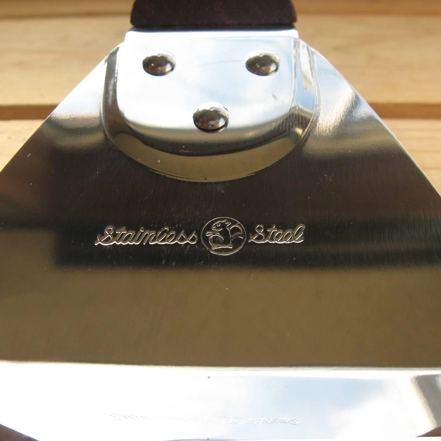 All-Purpose Turner Wooden Handle Burger Flipper With Hook 370mm - Image 3
