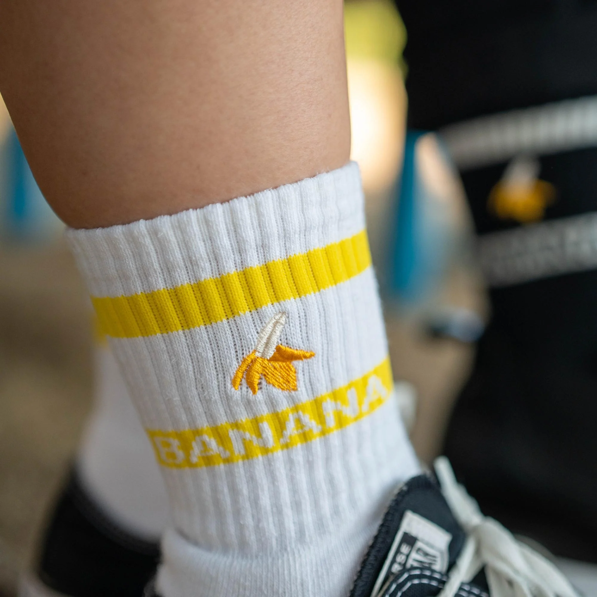 Banana Deodorizing & Sustainable White Crew Socks 25-28cm - Image 4