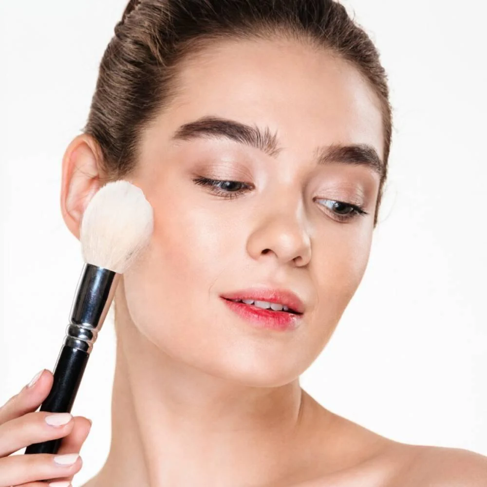 Hakuhodo Japanese Makeup Brush for Cheek Makeup J110 - Image 4