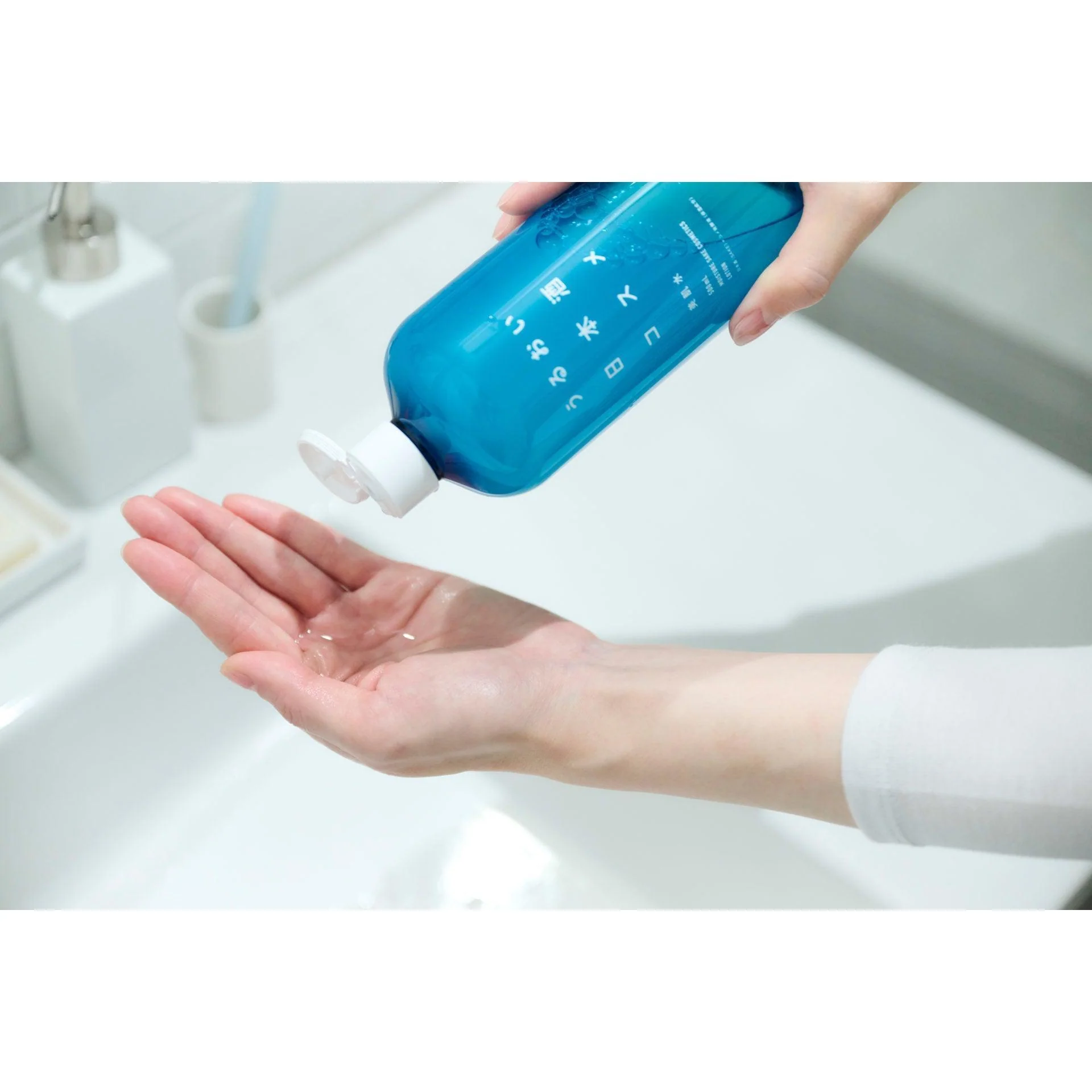 Hakutsuru Japanese Sake Moisturizing Skincare Lotion 500ml - Image 2