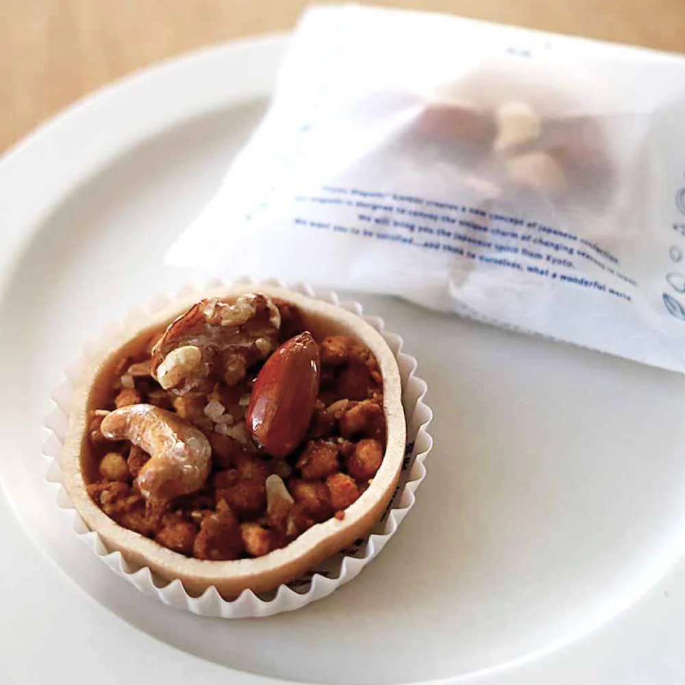 Kahou Sala Sanraku Crispy Wafer With Caramel Butter & Nuts (Pack of 10) - Image 3
