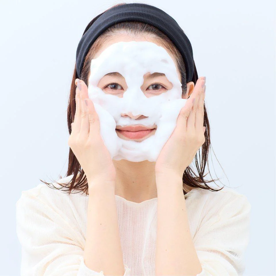 Kanebo Comfort Stretchy Wash Moisturizing Facial Cleanser 130g - Image 7