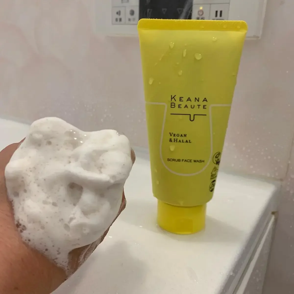 Keana Beaute Pore Cleansing Scrub Cruelty-Free & Halal Face Wash 120g - Image 4