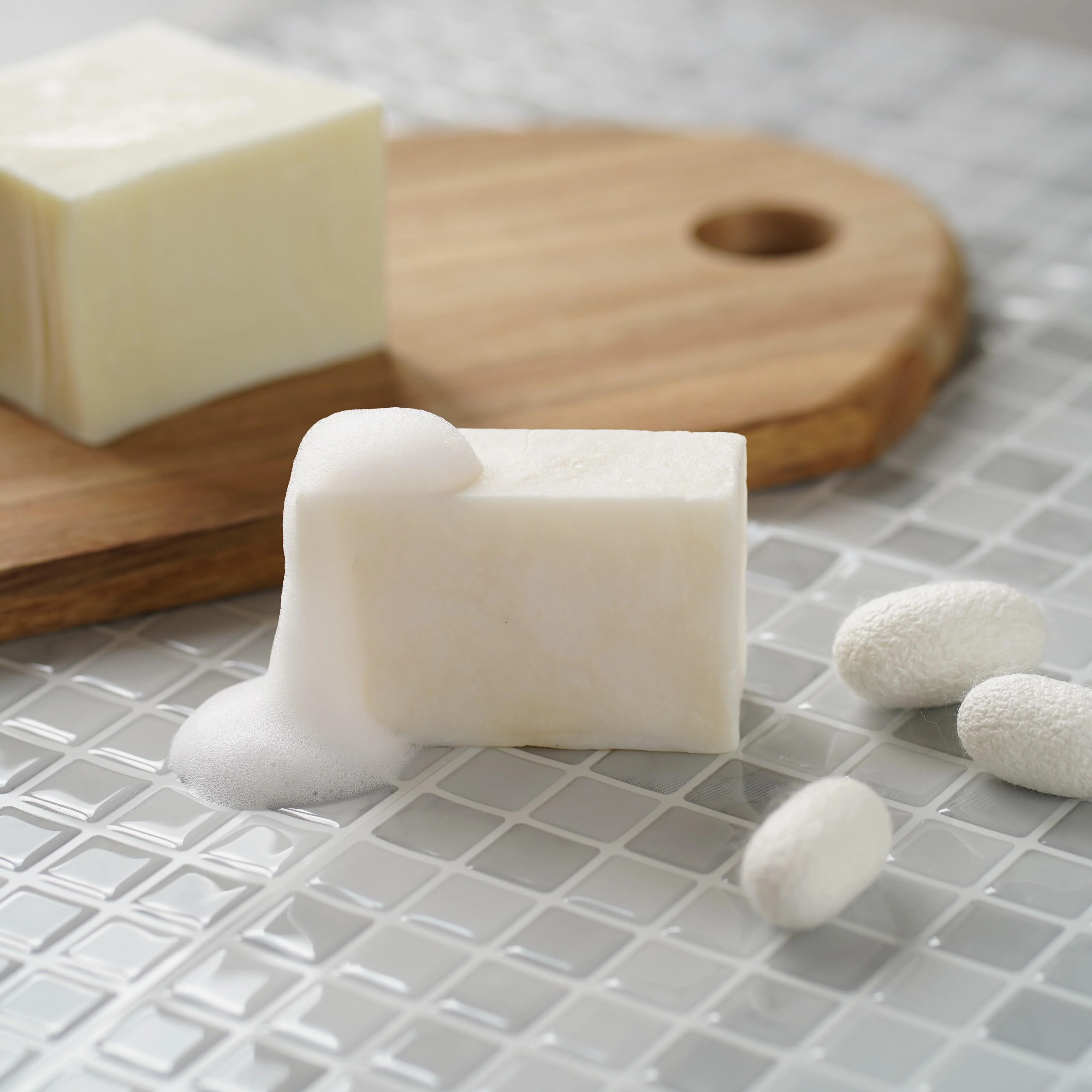 Kinuya Silk Soap Moisturizing Beauty Soap Bar With Silk Powder 100g - Image 2