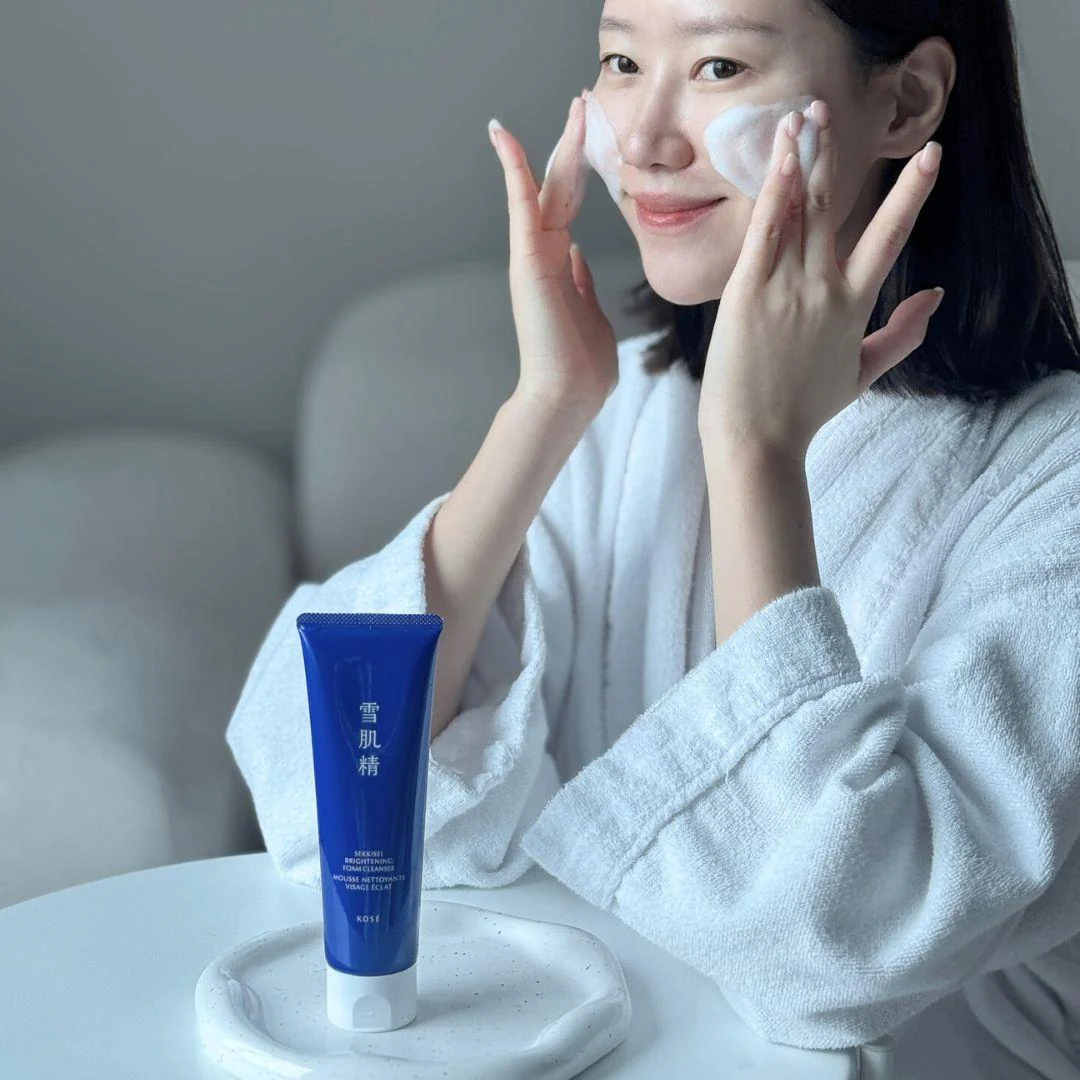 Sekkisei Brightening Foam Facial Cleanser 130g - Image 3