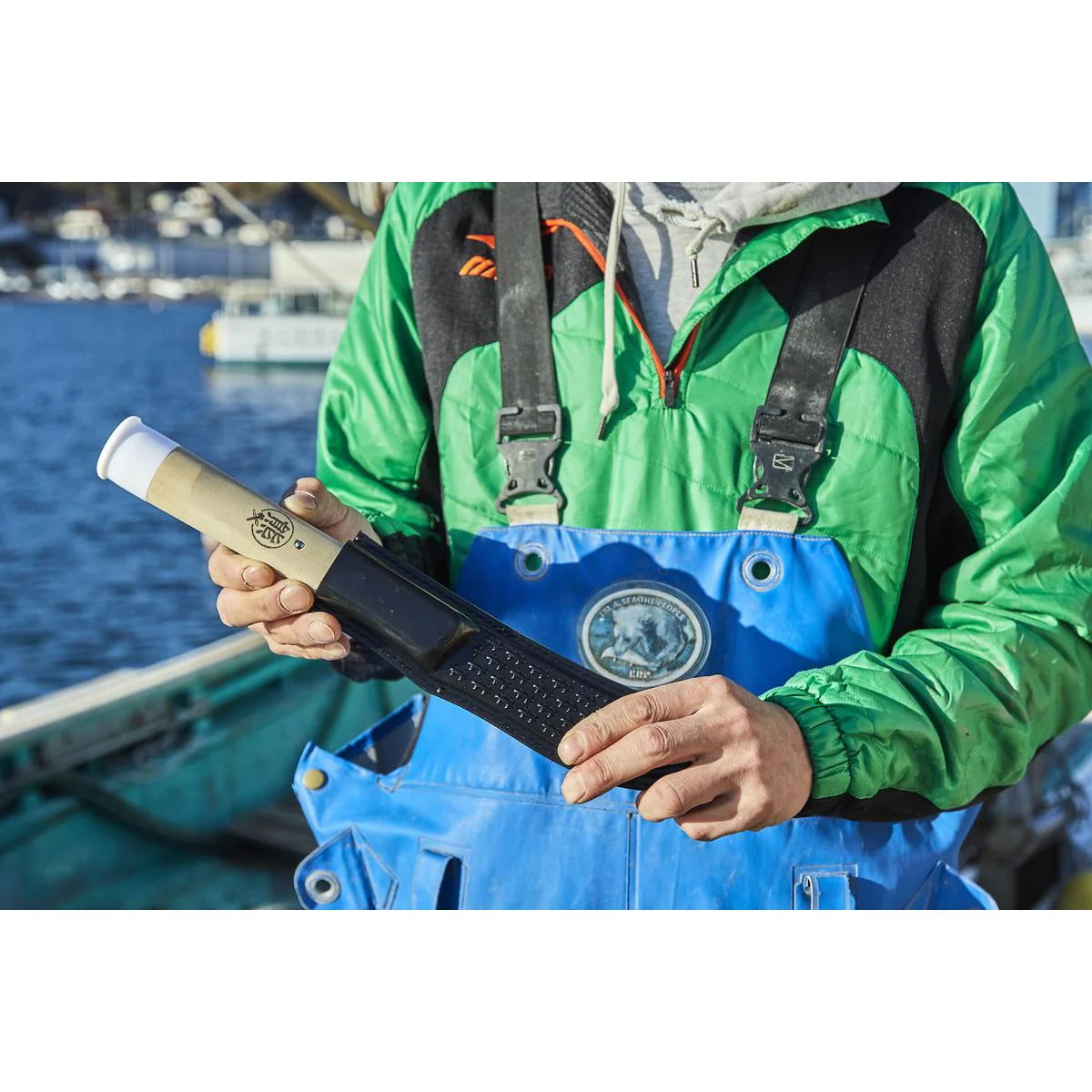 Kumagai Floating Multipurpose Fishing Knife With Sheath 27cm - Image 3