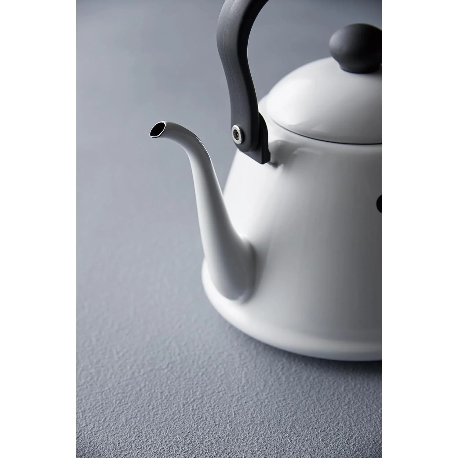 Noda Horo Drip Kettle II Japanese Enamel Gooseneck Kettle White 2L - Image 4