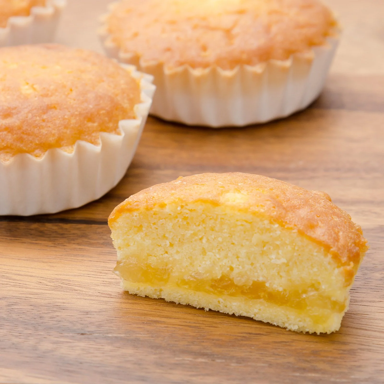 Ragueneau Patissier's Apple Madeleine Aomori Apple Sponge Cake 5 Pieces - Image 2