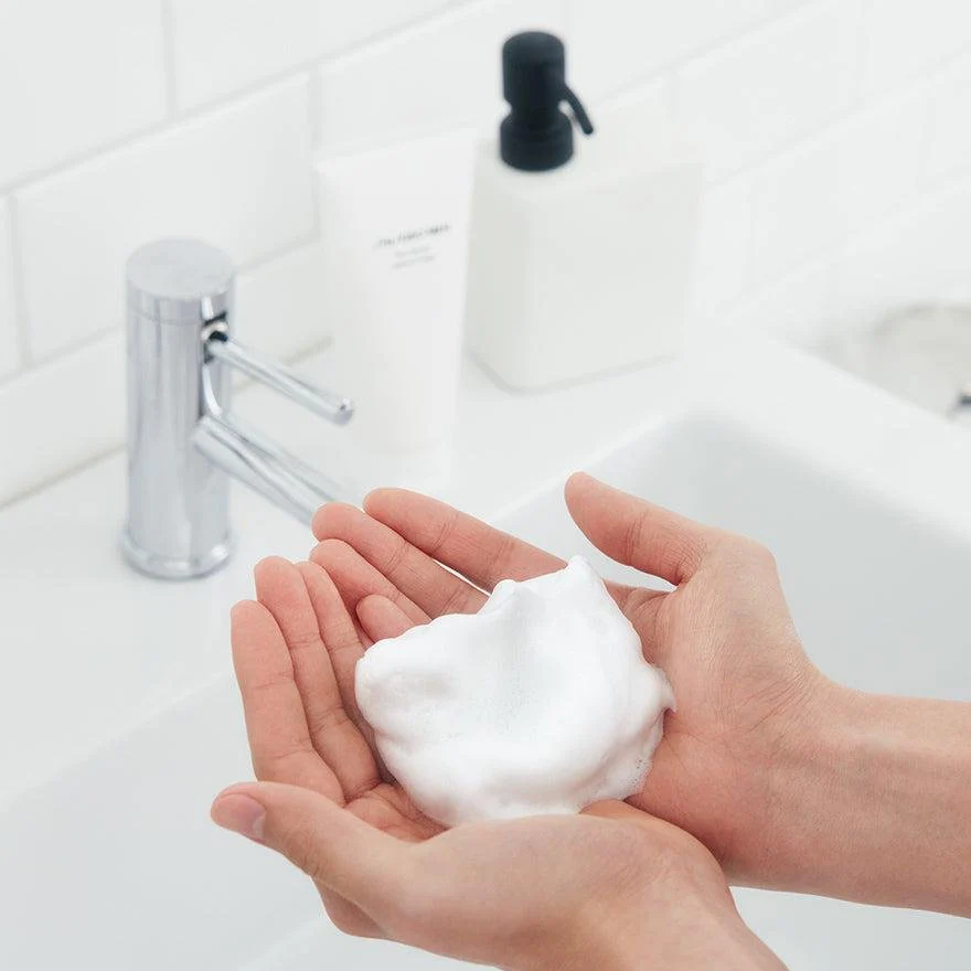 Shiseido Men Cleansing Foam Daily Deep Clean Facial Wash 130g - Image 4