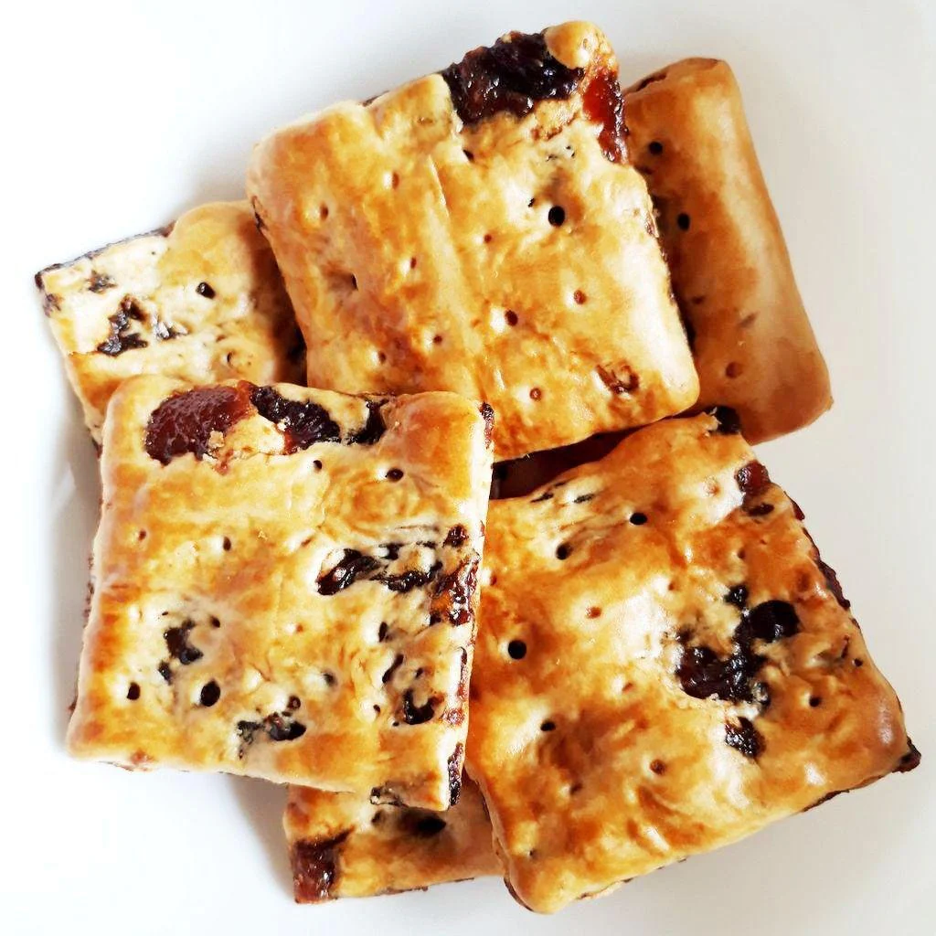 Tohato All Raisin Old Fashioned Raisin Cookies 12 Pieces - Image 2