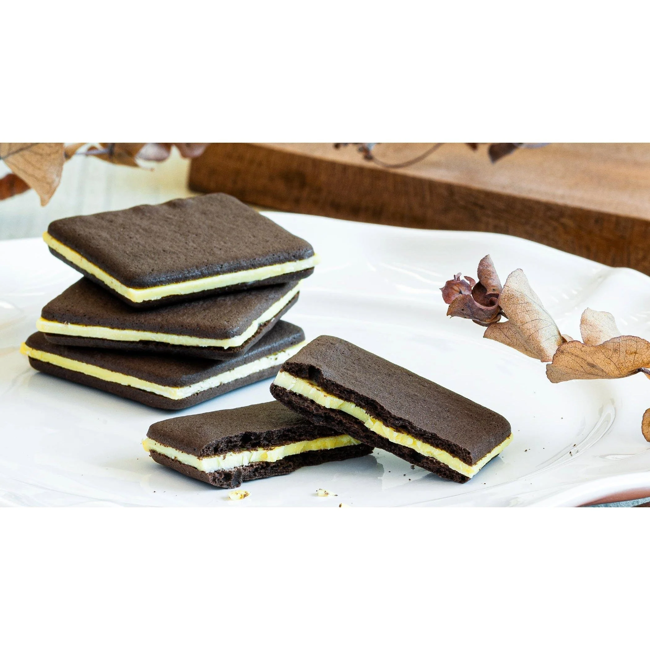 Tokyo Baked Base Chocolate Banana Langue de Chat Cookies 30 Pieces - Image 3