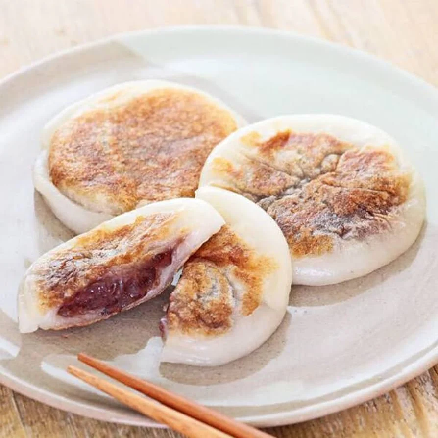 Usagimochi Azuki Bean Paste Filled Dried Mochi Snack 90g - Image 2