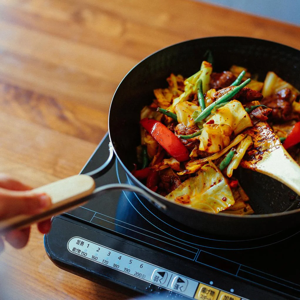 Wahei Enzo Non-Stick Carbon Steel Induction Frying Pan (2mm Thick) - Image 3