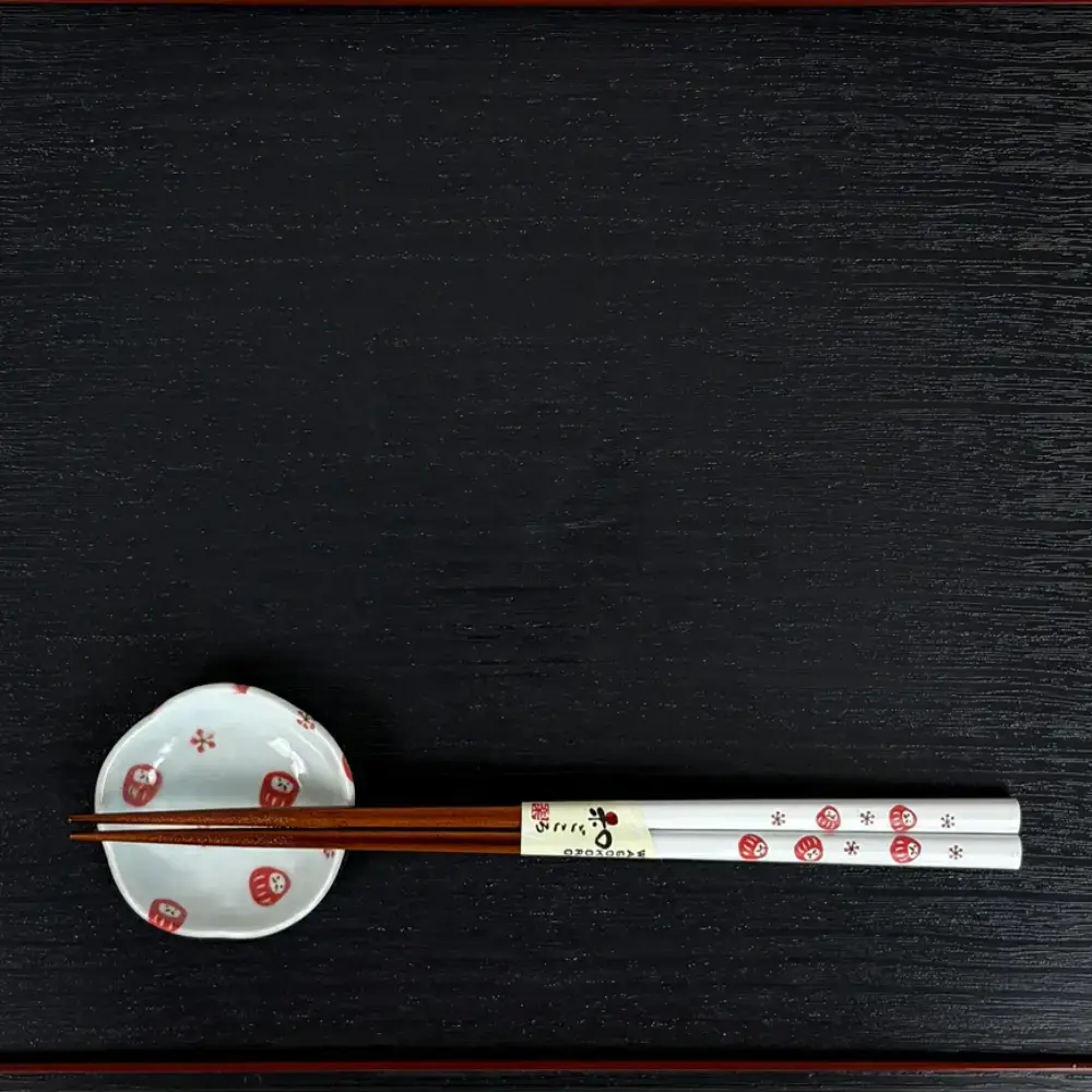 Wakasa Laquered Chopsticks With Mino Ware Small Dish Daruma 23cm - Image 4